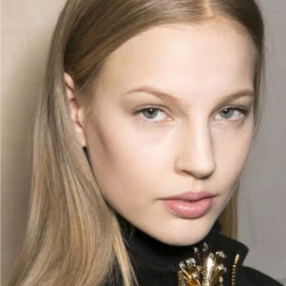 12/31 Co Hosting a Posh Party 🥳 - Picture 5 of 10